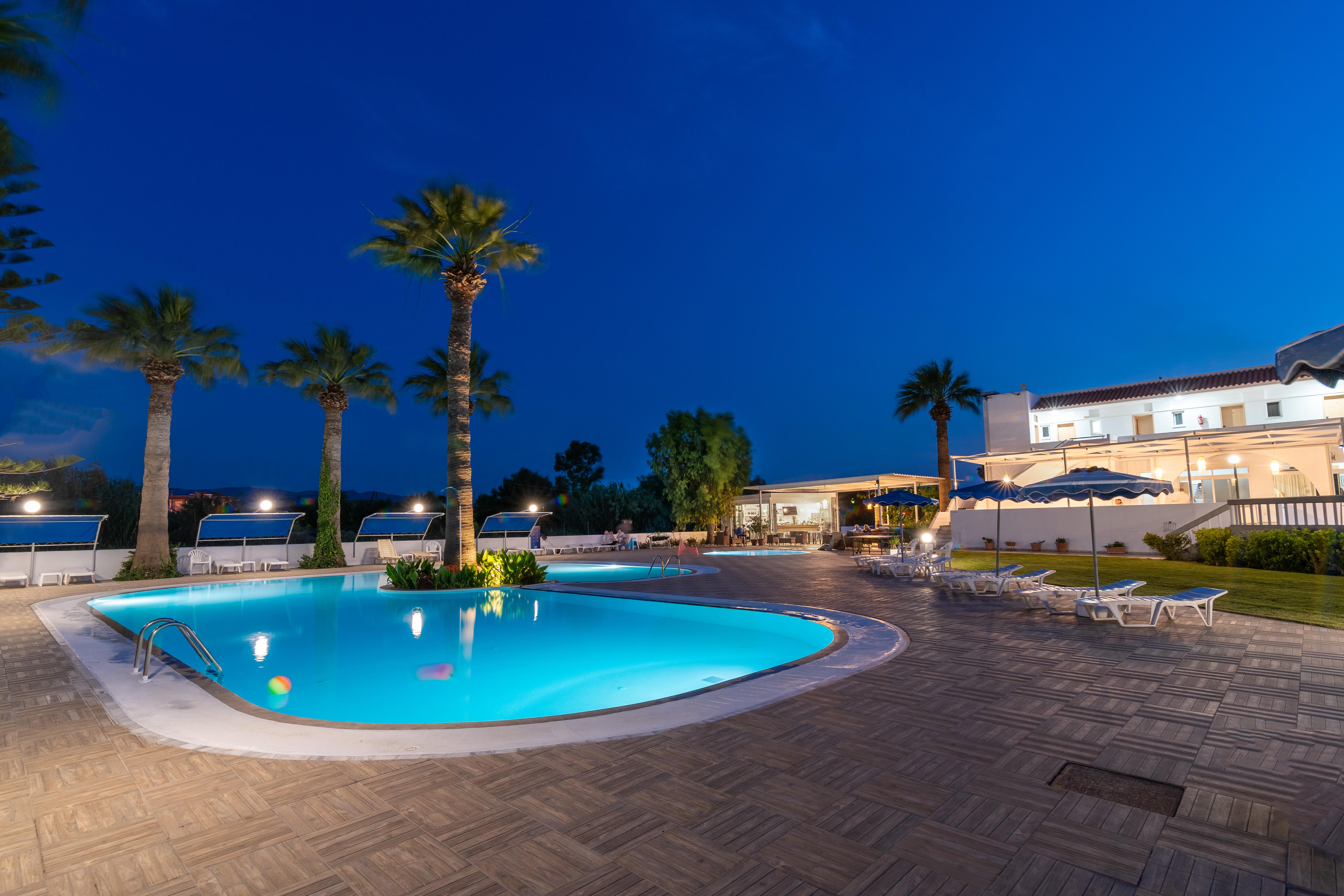 Sabina Hotel Theológos エクステリア 写真